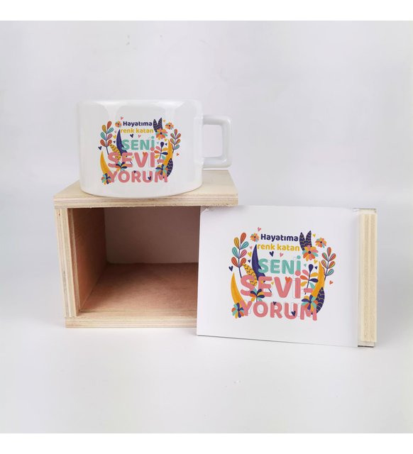 Sevgiliye Hediye Ahşap Kutuda Hayatıma Renk Katan Tasarımlı Fincan Seti