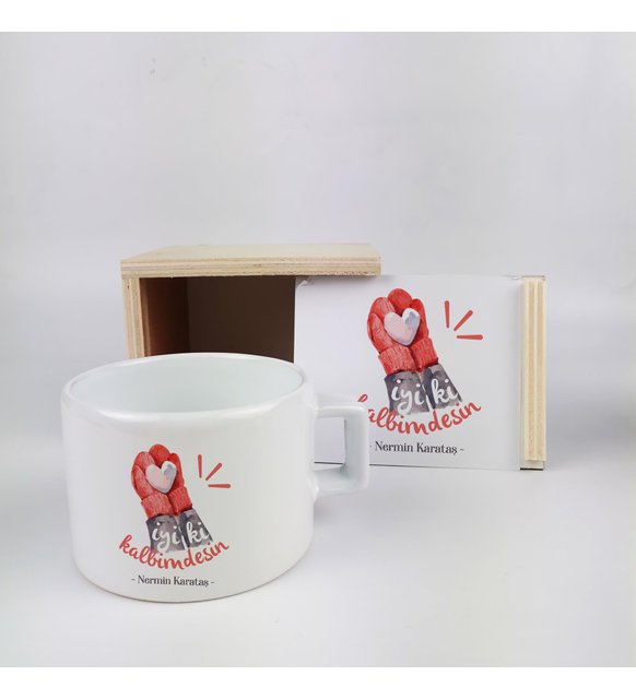 Sevgiliye Hediye İsme Özel Ahşap Kutuda İyi Ki Kalbimdesin Tasarımlı Fincan Seti